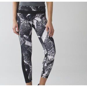 Lululemon Pace Tight Black And White Leggings Women 4 Mesh Detail